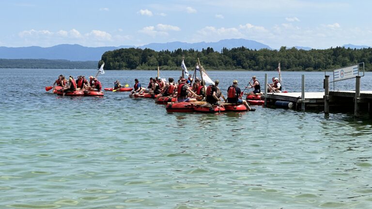 Team von REISER beim Betriebsausflug auf dem See
