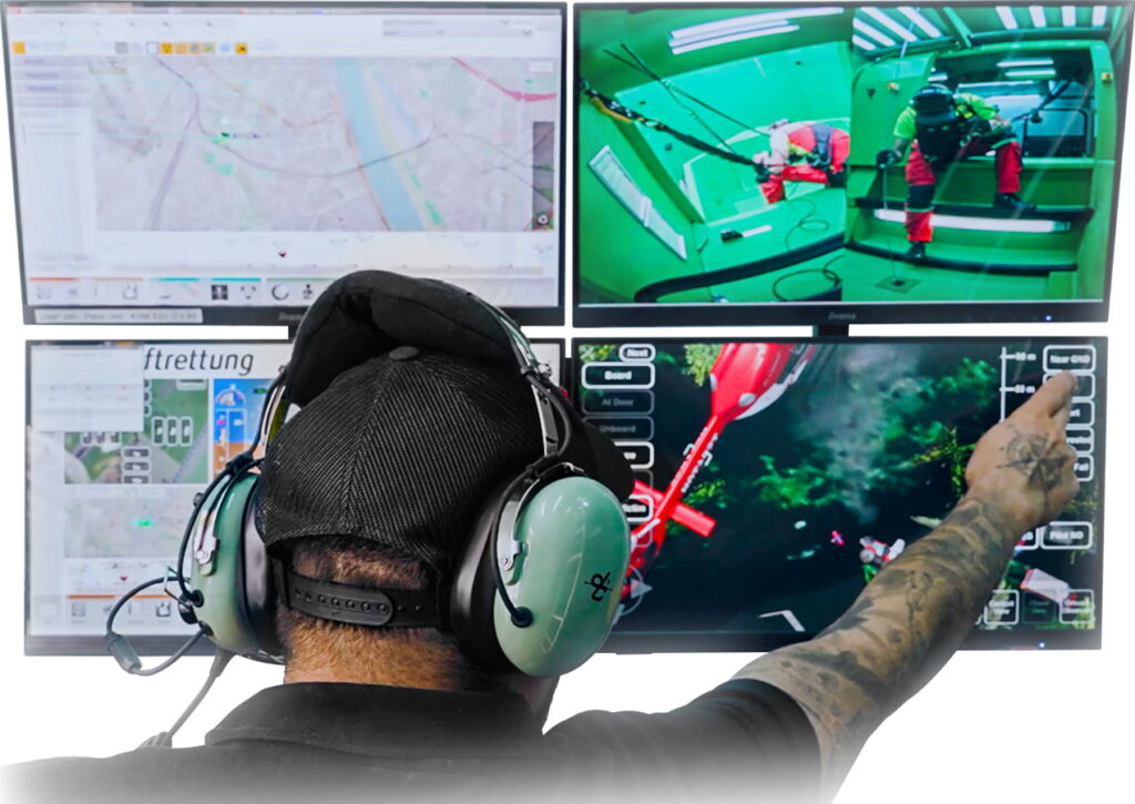 Instruktorplatz mit mehreren Monitoren beim hoistAR Training