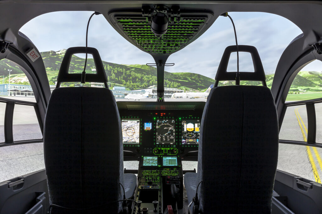 H145-Cockpit im Projektionsdom