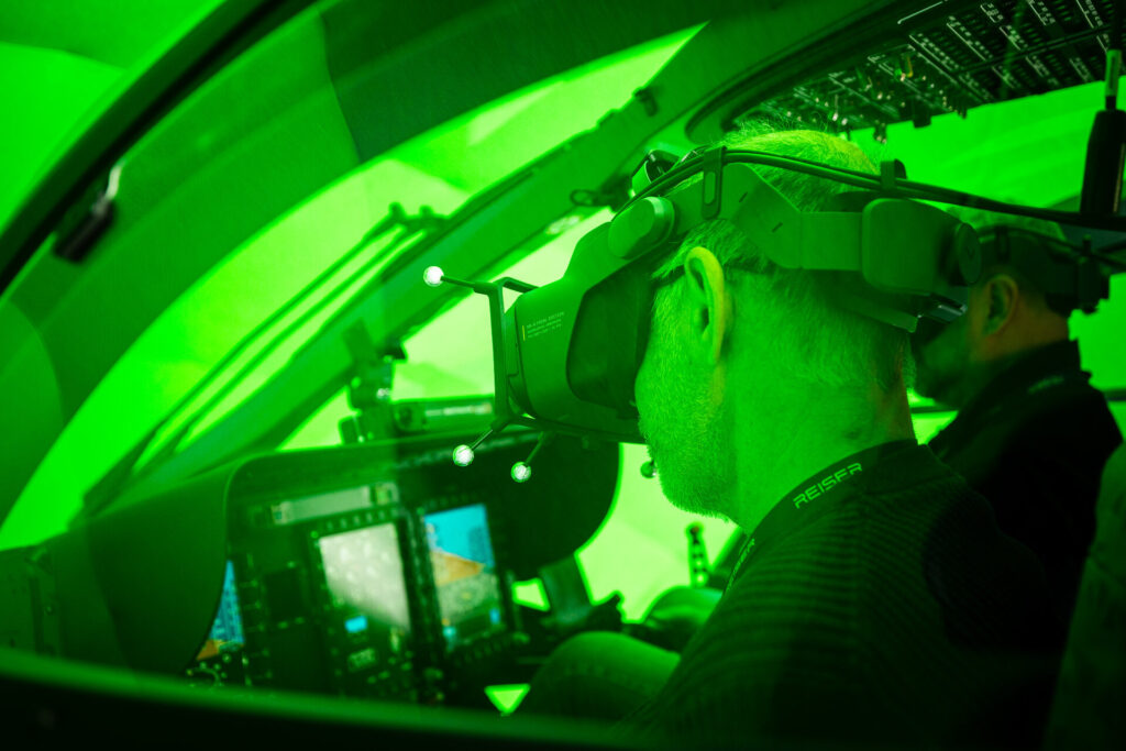 XR-Training im Cockpit des XR-SIM